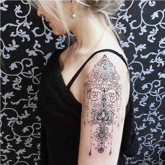 TATUAGENS FEMININAS INÉDITAS COM FERNANDA MELLO